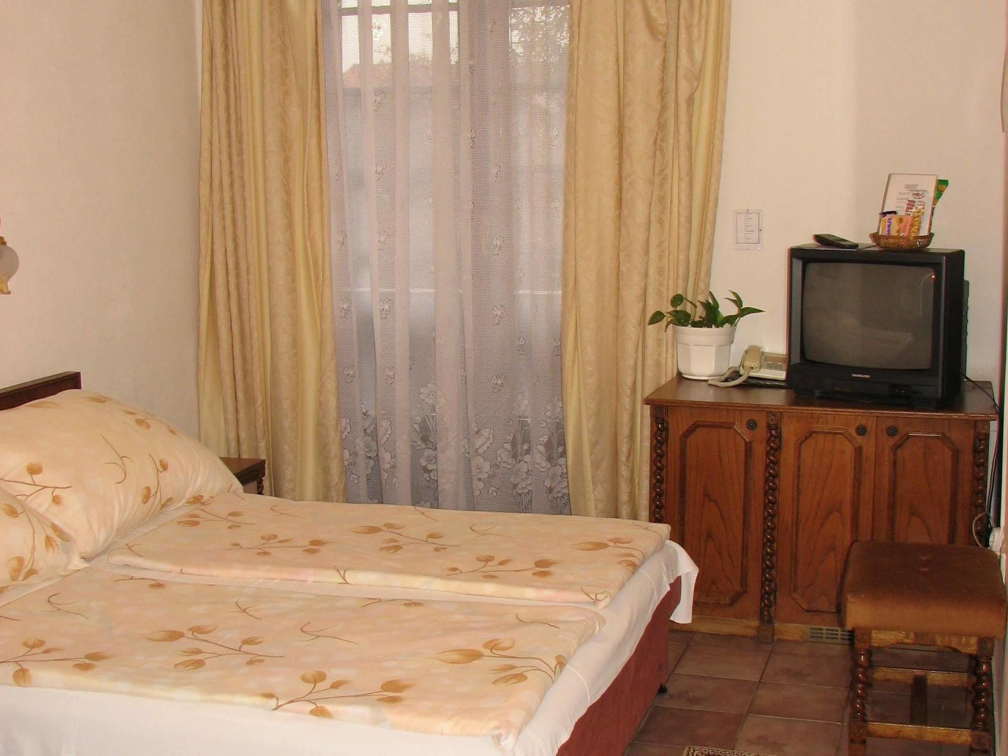 Lucky Hotel Budapest Eksteriør billede